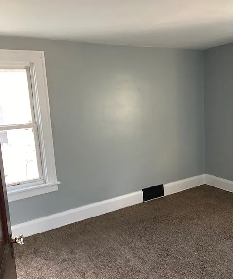 196 Stillwell Ave — Photo 4