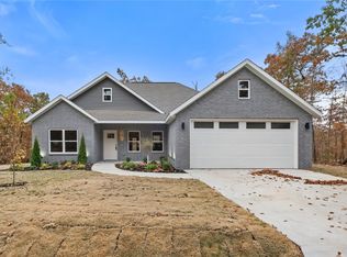 1 Bowmore Cir, Bella Vista, AR 72715