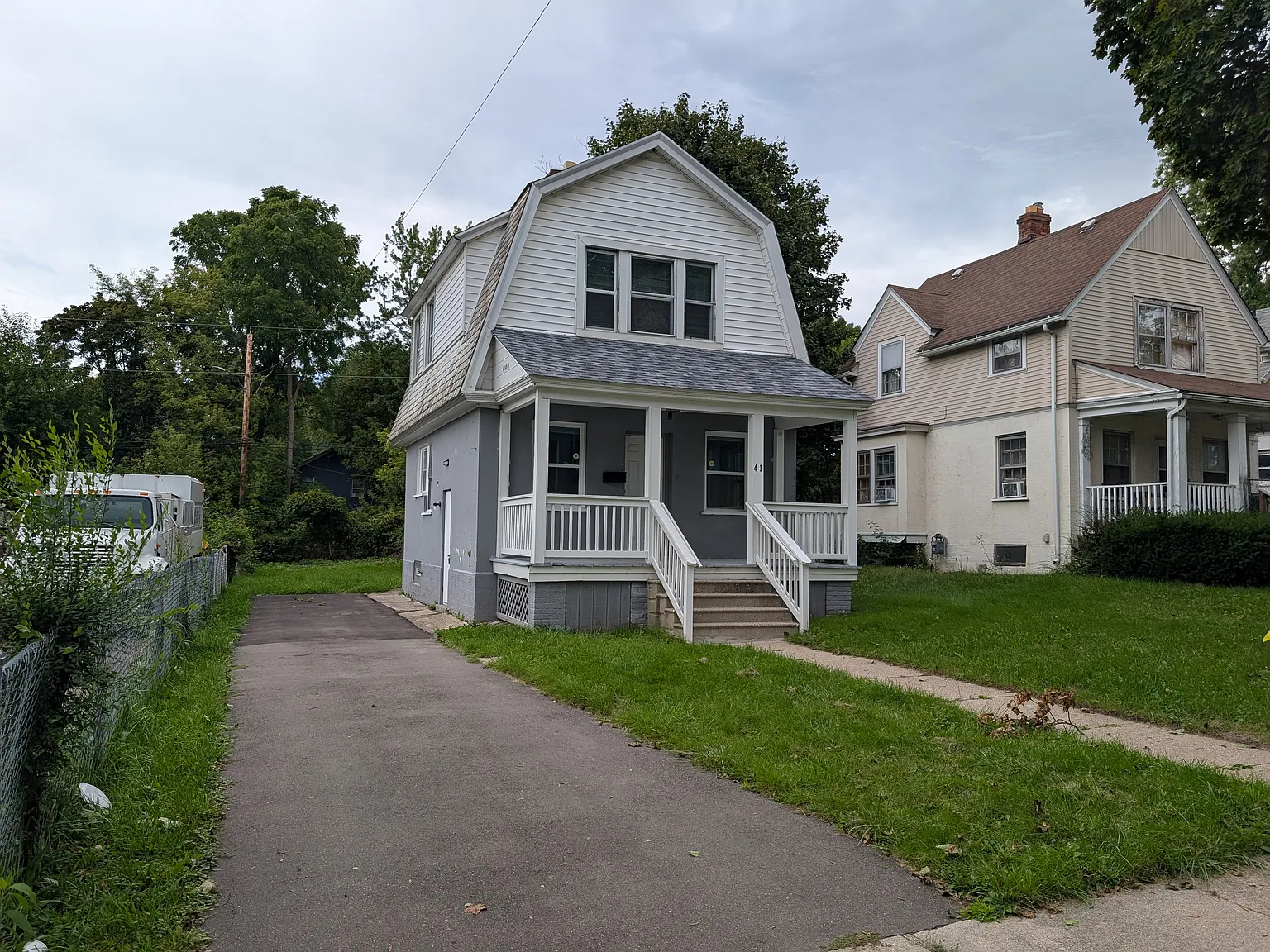 2 bed, 950 sqft, $1,075 — Photo 1