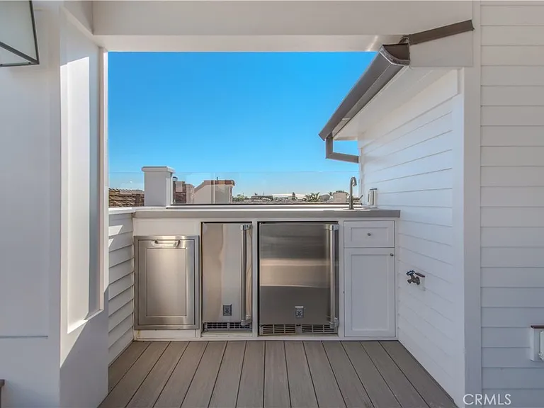 317 E Bay Front — Photo 47
