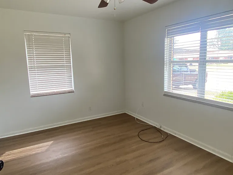 5704 N Roff Ave — Photo 10