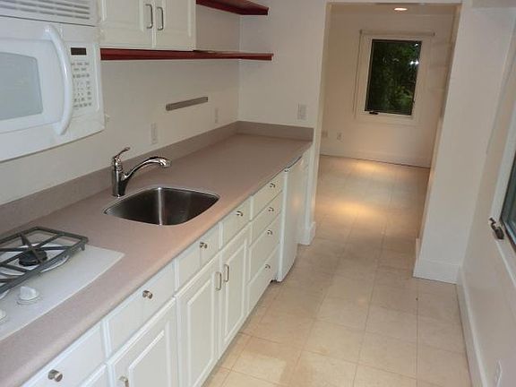 5th image of 315 Eldridge Ave #A