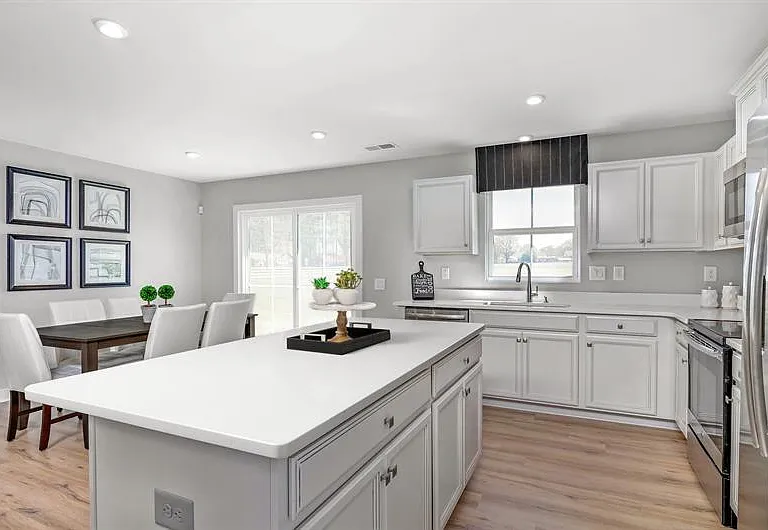 6130 Bellastead Dr — Photo 2