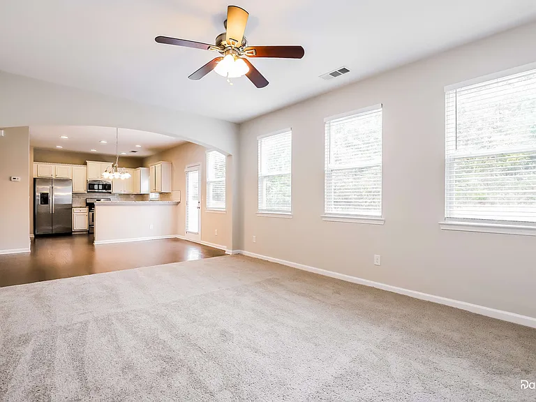 320 Fern Ct — Photo 6