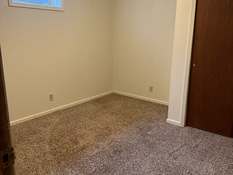 4445 Ludlow St — Photo 11