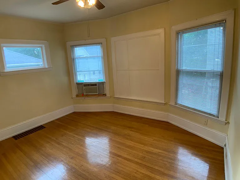 16 Union Ave NE #1 — Photo 4