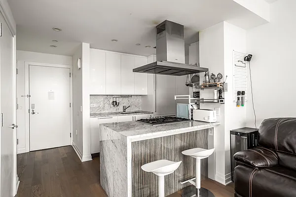 Rented by Christie's International Real Estate Group, LLC | media 6