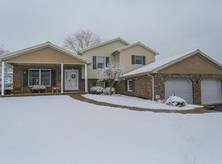 1277 Barclay Dr, Lancaster, PA 17601