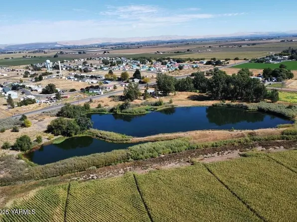 Nka Fort Rd, Wapato, WA 98951