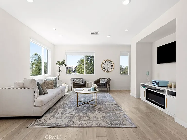 27553 Sanctuary Ct — Photo 8