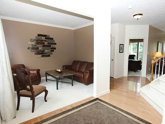 2nd image of 113 Wood Crest Pl