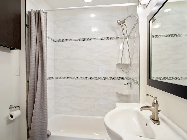 2355 E Harold St — Photo 14