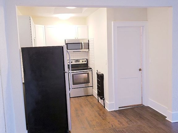 3rd image of 1469 Ottawa St Unit 4