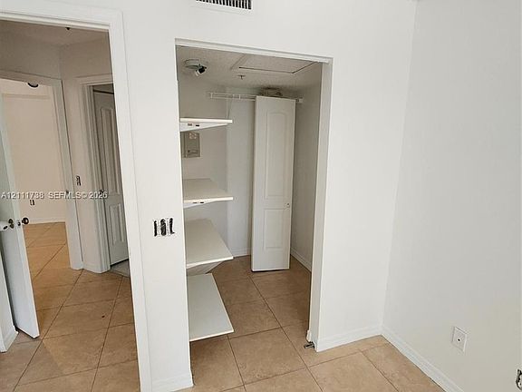 5th image of 460 S Park Rd APT 308
