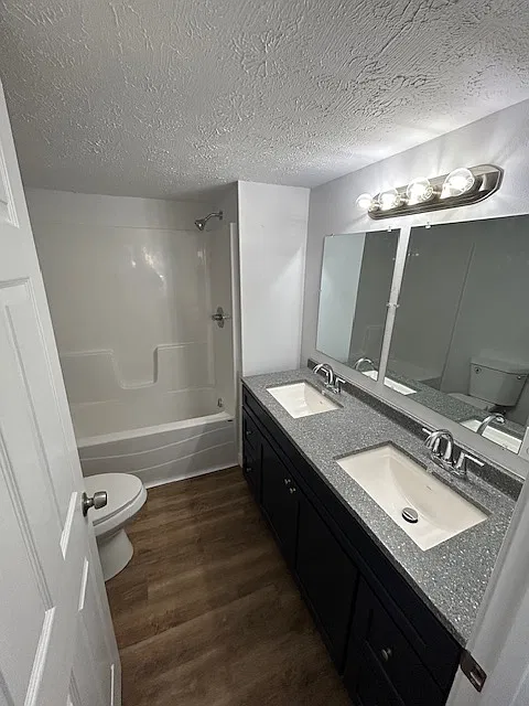 2 bed, 1200 sqft, $1,295 — Photo 4