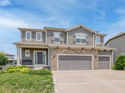 111 SE Briar Valley Ln, Blue Springs, MO, 64064