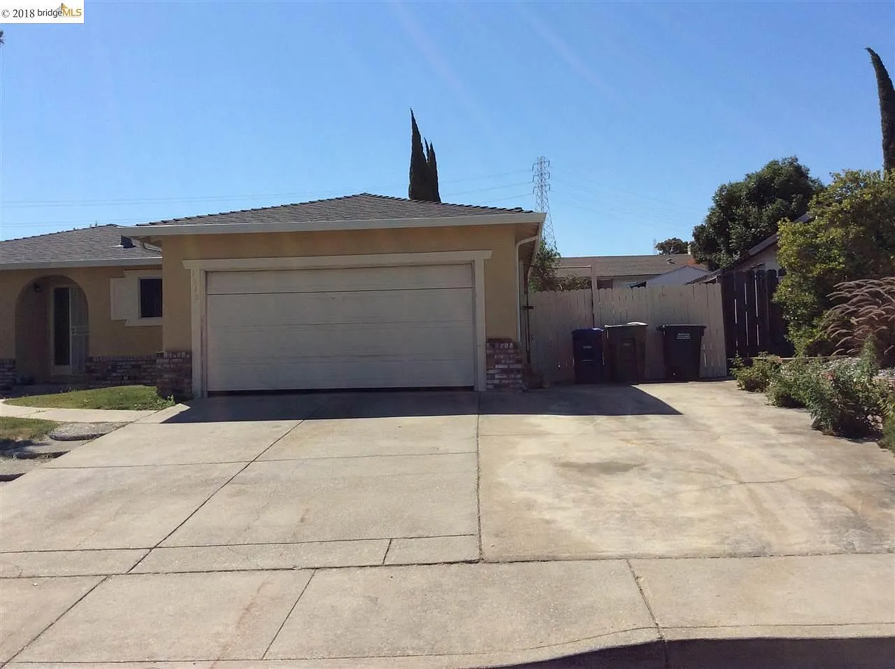 1348 Springhill Dr photo 1
