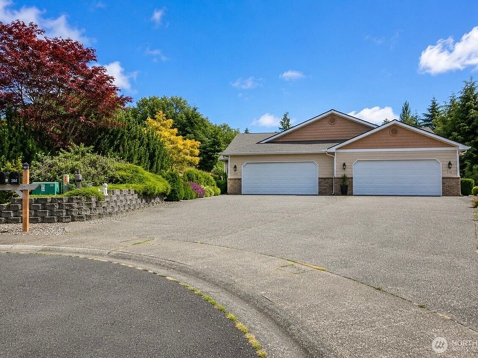 1st image of 212 Brant Lane
