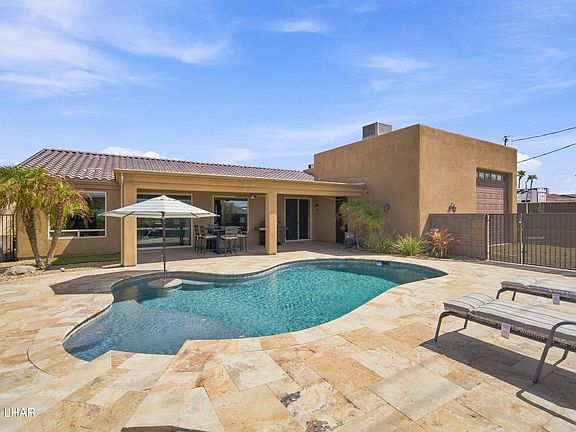 2nd image of 3220 Dolphin Dr