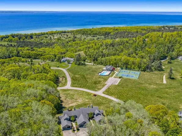 5365 Windward Psge, Harbor Springs, MI 49740