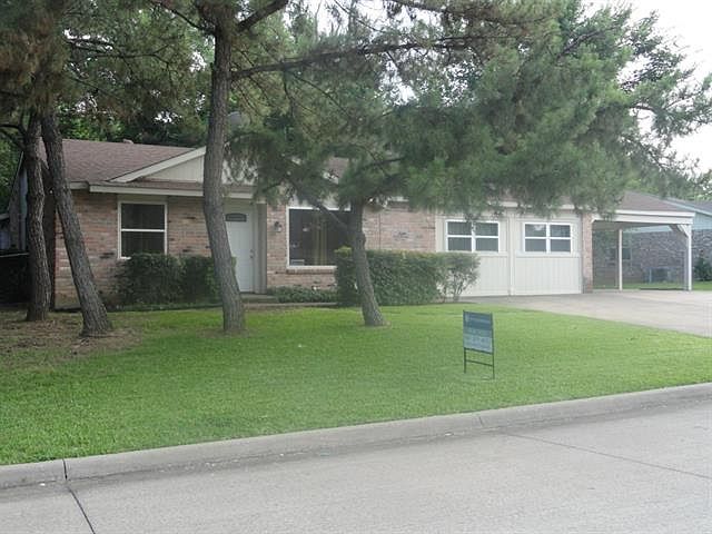 1st image of 901 Skylark Dr