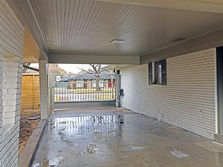 5527 Valkeith Dr — Photo 30