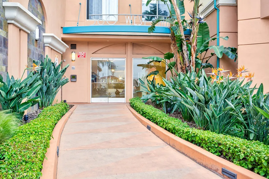 2 bed, 740 sqft, $2,495 — Photo 1