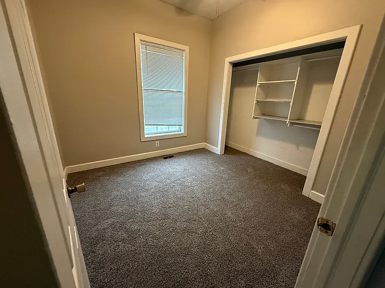 1522 Saulcy St — Photo 3
