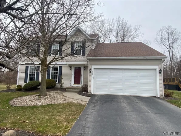 117 Hitching Post Ln, Amherst, NY 14228