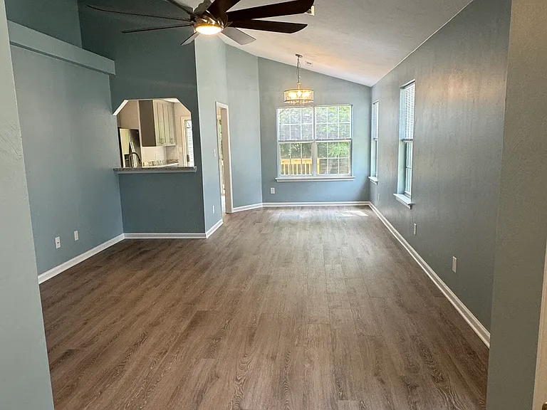 107 Timberneck Arch — Photo 6
