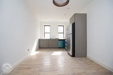 Rented by L Rose Realty (Brokerage)