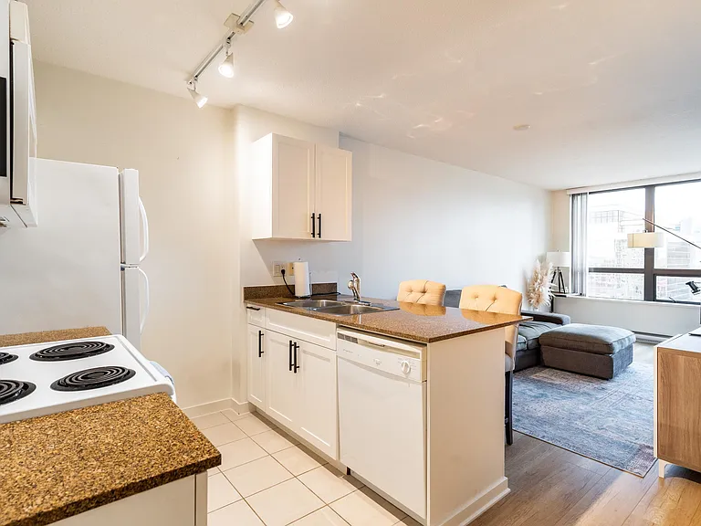 938 Smithe St #2117 — Photo 5