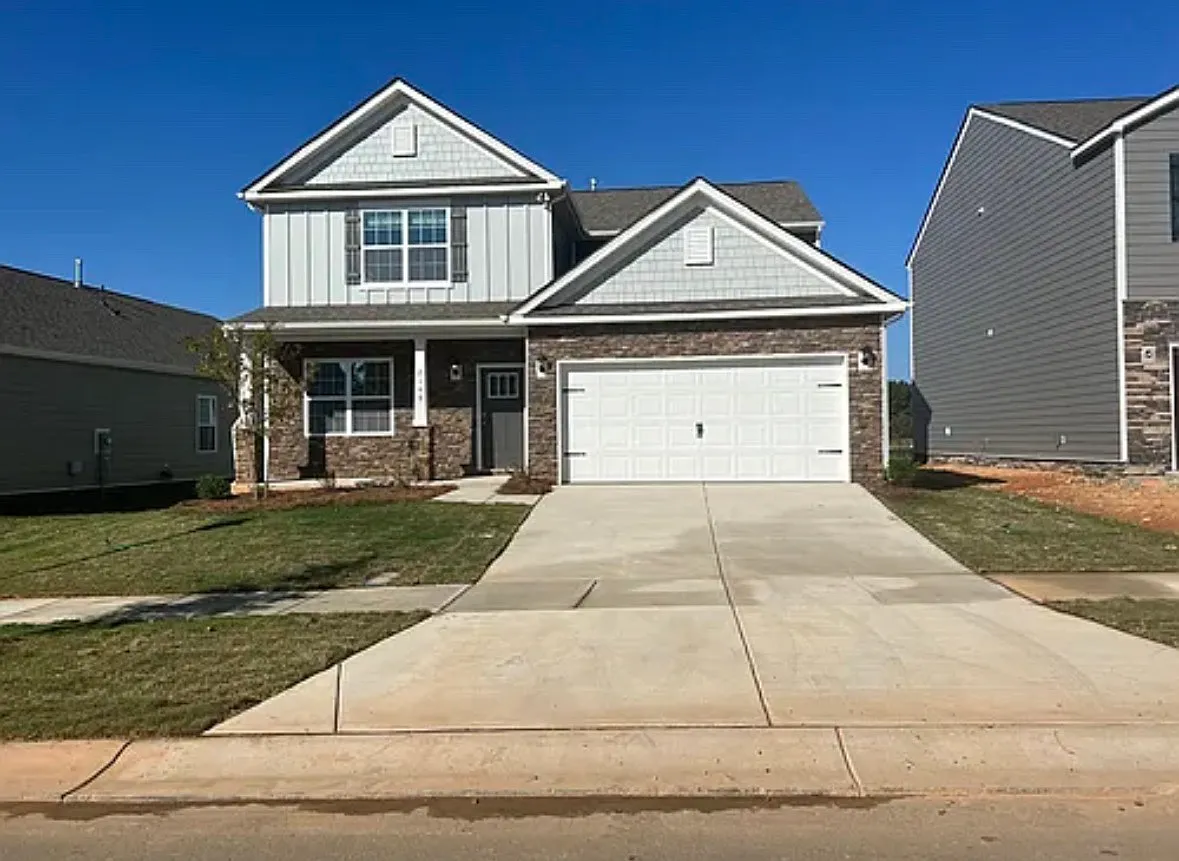 4 bed, 2546 sqft, $2,295 — Photo 1