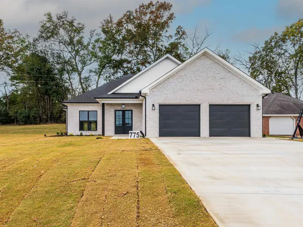 775 Oakview Cir, Killen, AL 35645