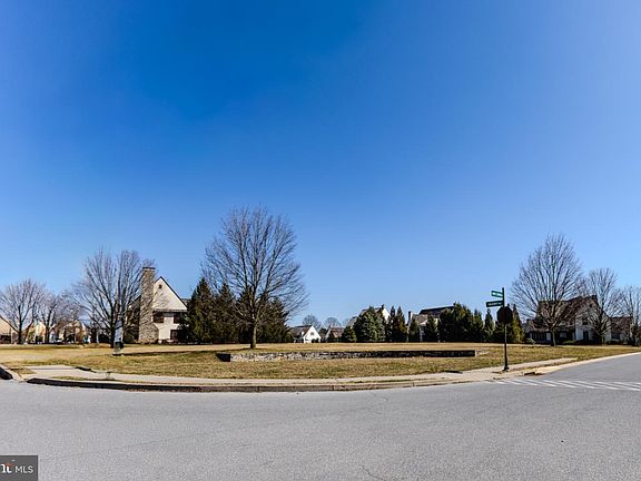 2nd image of 902 Bent Creek Dr