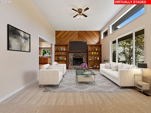 5th image of 1245 NE Davis Ct
