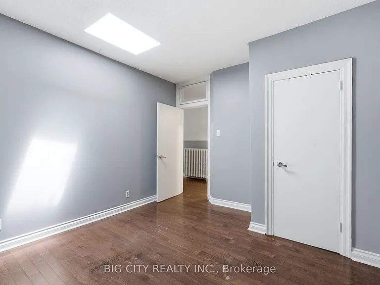 1362 Bathurst St #UPPER — Photo 23