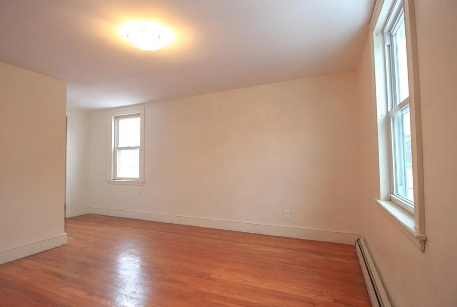 2 bed, 1000 sqft, $1,675 — Photo 4