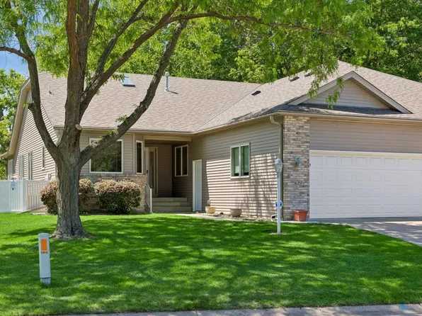 5635 Heather Ridge Ct, Shoreview, MN 55126