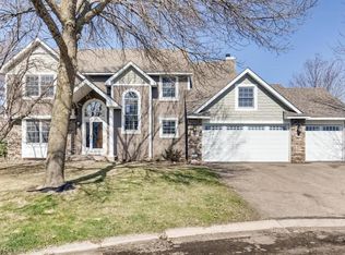 8320 Carew Ct, Inver Grove Heights, MN 55076