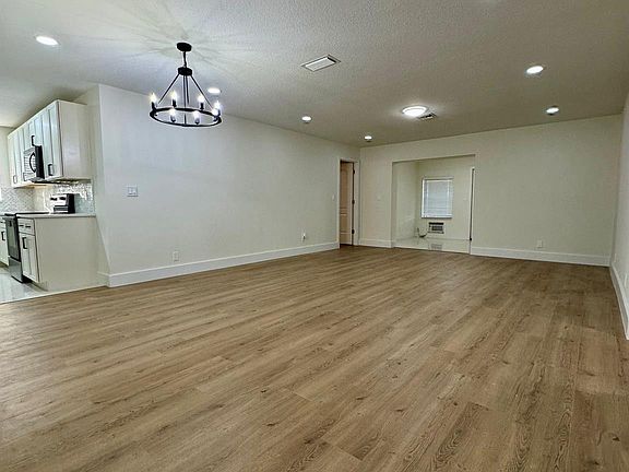 4th image of 7609 Kimberly Boulevard