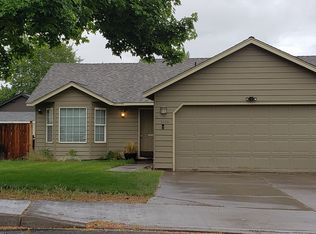 3025 SW Reindeer Ave, Redmond, OR 97756