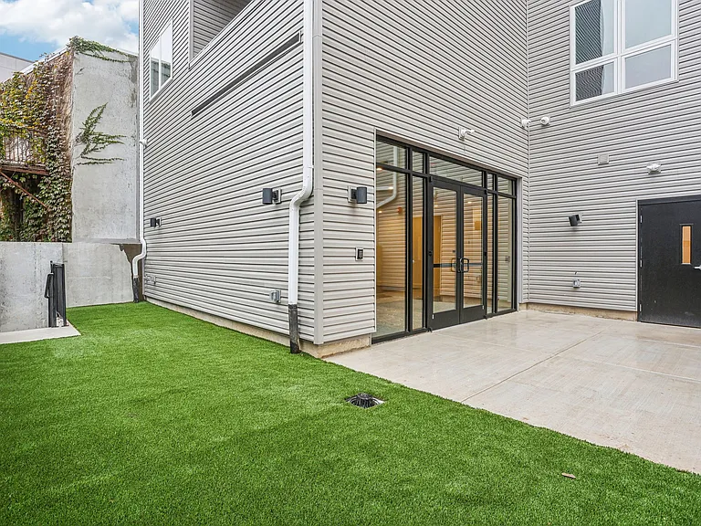 1731 Tilghman St — Photo 31
