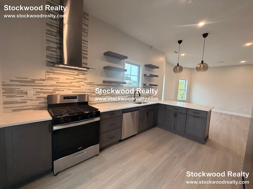 131 Boston St #3