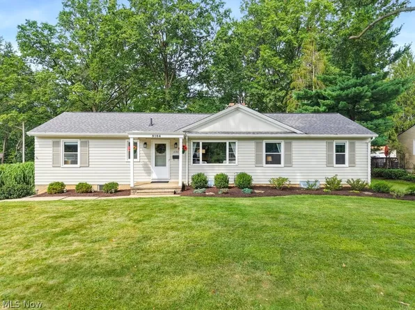 3104 Englewood Dr, Stow, OH 44224