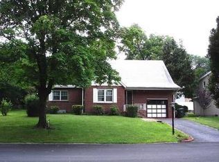 14 Hudson Dr, Highland Falls, NY 10928