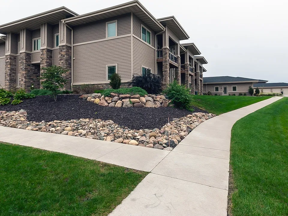 2807 Bobcat Dr #104