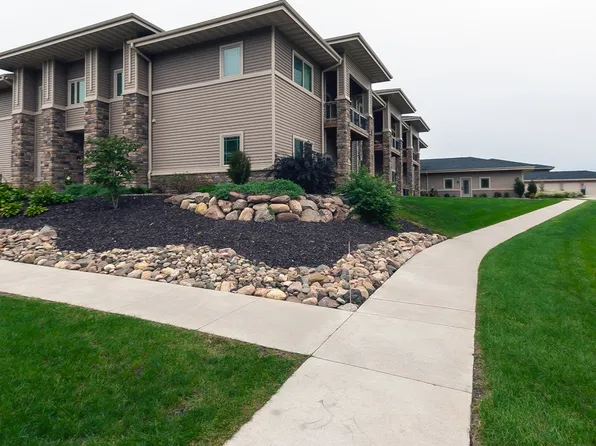 2807 Bobcat Dr, Ames, IA