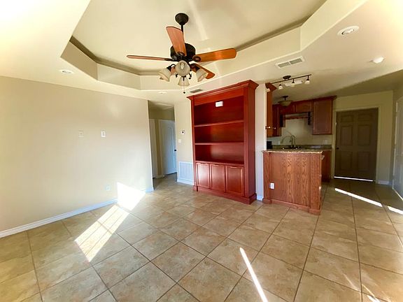3rd image of 2721 Oak Manor Dr