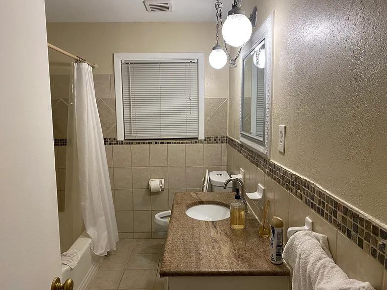 7951 Pecan Villas Dr — Photo 4